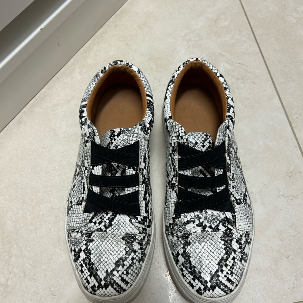 Snakeskin Pattern Sneakers with Black Straps